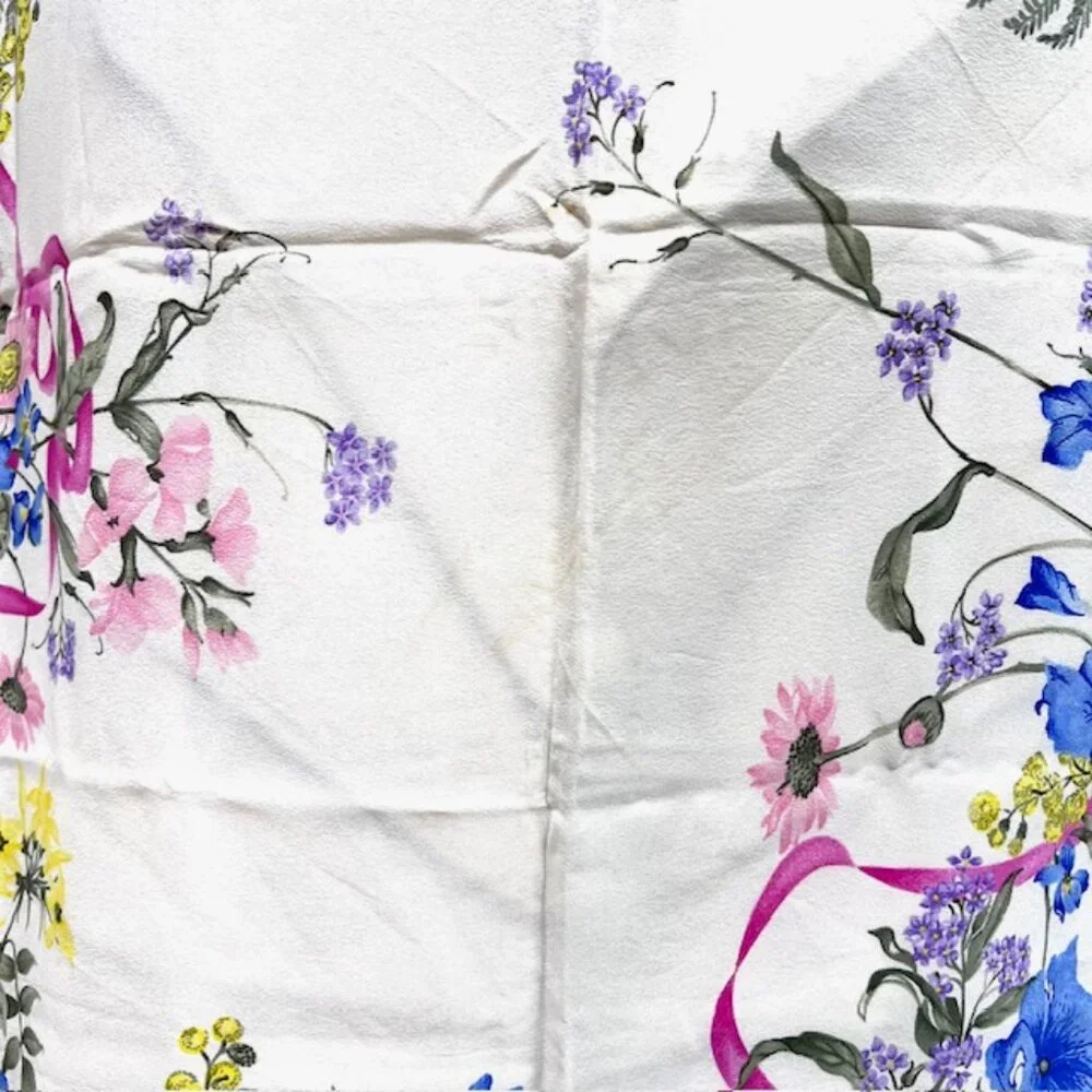 NINA RICCI PARIS  100% SILK SCARF  34